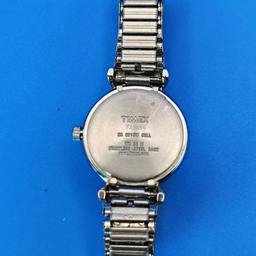 Vintage 2004 Timex‎ 30mm Women's Quartz Watch Two Tone SS Stretch Bracelet